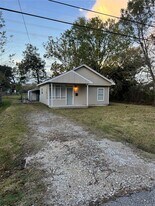 2410 Jackson in La Marque, TX - Building Photo