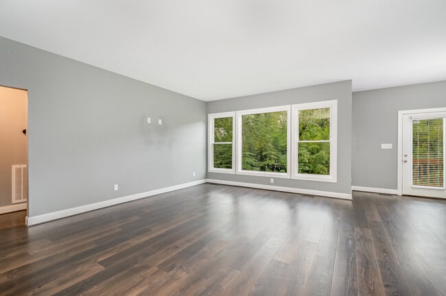 817 Jefferson Rd in Greensboro, NC - Building Photo - Building Photo