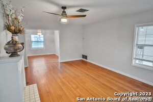 427 Shadwell Dr in San Antonio, TX - Building Photo - Building Photo