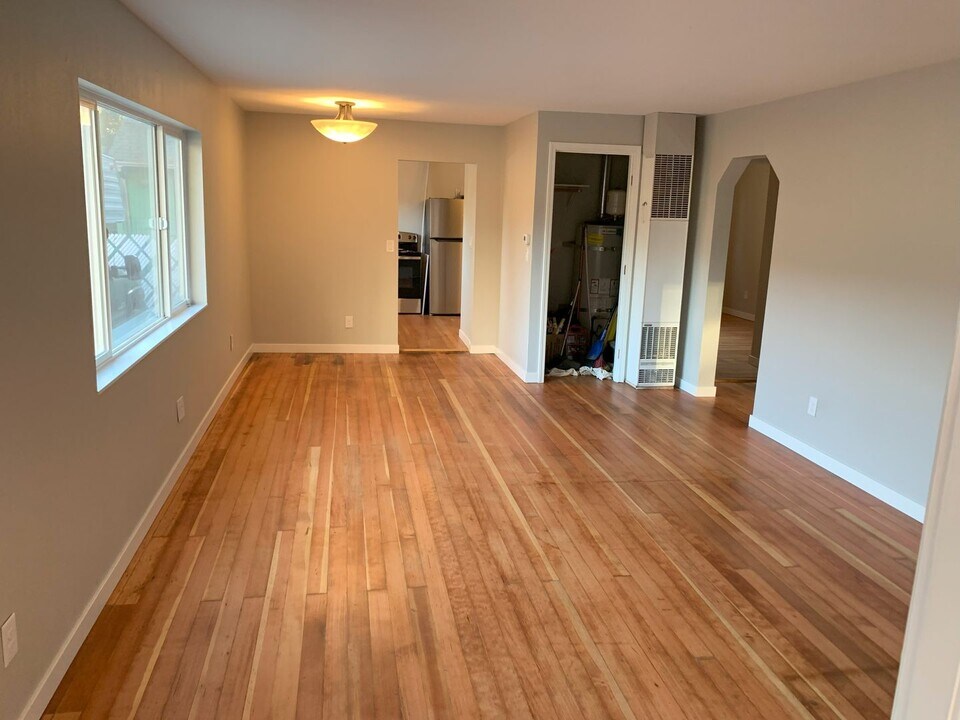 101-103 Burnett Ave S in Renton, WA - Building Photo