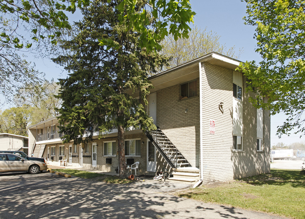 Columbus Apartments in Wayne, MI - Foto de edificio