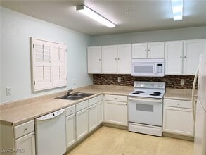 611 Joel Blvd in Lehigh Acres, FL - Building Photo - Building Photo
