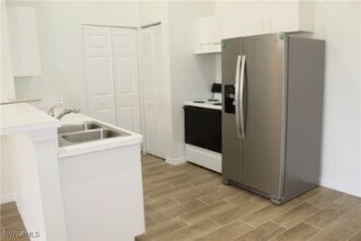 27111 Matheson Ave in Bonita Springs, FL - Building Photo - Building Photo