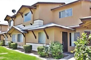 12916 Bloomfield Ave, Unit 1124 in Norwalk, CA - Building Photo