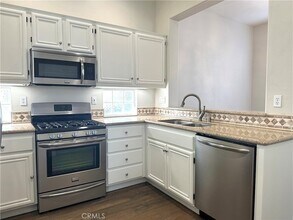 23 Pso Acebo in Rancho Santa Margarita, CA - Foto de edificio - Building Photo