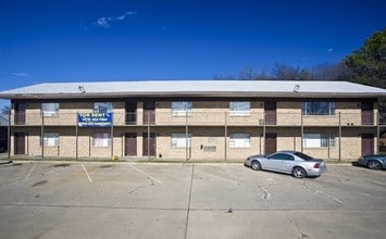 Lynwood Apartments in Fort Smith, AR - Building Photo - Building Photo