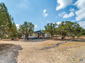 1351 Spitz Kegel View Dr in Canyon Lake, TX - Building Photo - Building Photo