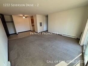 1222 Severson Dr in Sun Prairie, WI - Foto de edificio - Building Photo