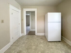 940 S 15th St-Unit -940 1/2 in New Castle, IN - Building Photo - Building Photo