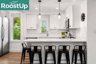 130 Fisher Ave in Boston, MA - Building Photo - Building Photo