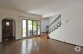 1519 N Hayworth Ave, Unit 1519.5 in West Hollywood, CA - Building Photo