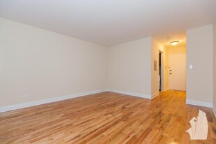 555 W Arlington Pl, Unit 307 Apartamentos