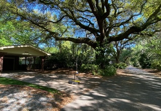 5525 Waters Dr in Savannah, GA - Foto de edificio - Building Photo