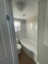 221 W King St, Unit 1 in Strasburg, VA - Building Photo - Building Photo