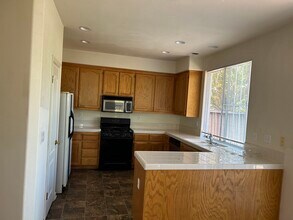24 Crown Ter in Fremont, CA - Building Photo - Building Photo