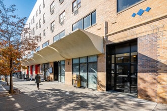 3015 Newtown Ave in Astoria, NY - Building Photo - Building Photo