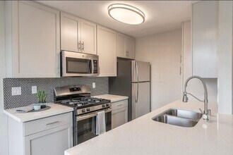 12005 Albers St in Los Angeles, CA - Foto de edificio - Building Photo