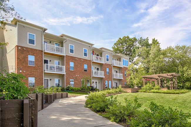 Willoughbeach Terrace in Willowick, OH - Building Photo - Building Photo