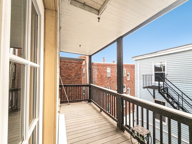 16 Arcola St, Unit 2 in Boston, MA - Building Photo - Building Photo