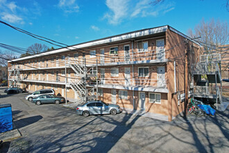 Hawthorne Hills in Winston-Salem, NC - Building Photo - Primary Photo