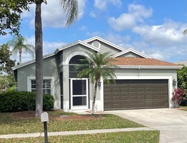 6373 Lansdowne Cir in Boynton Beach, FL - Building Photo