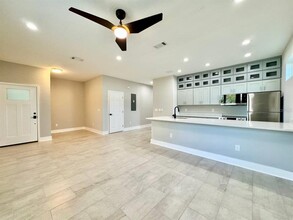 3420 Temple St in Tampa, FL - Foto de edificio - Building Photo