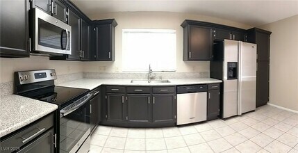 111 Quiet Desert Ln in Henderson, NV - Building Photo - Building Photo