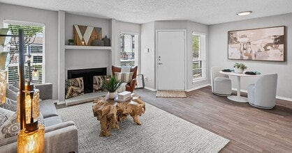 The Oakley Apartment Homes in Arlington, TX - Building Photo - Building Photo