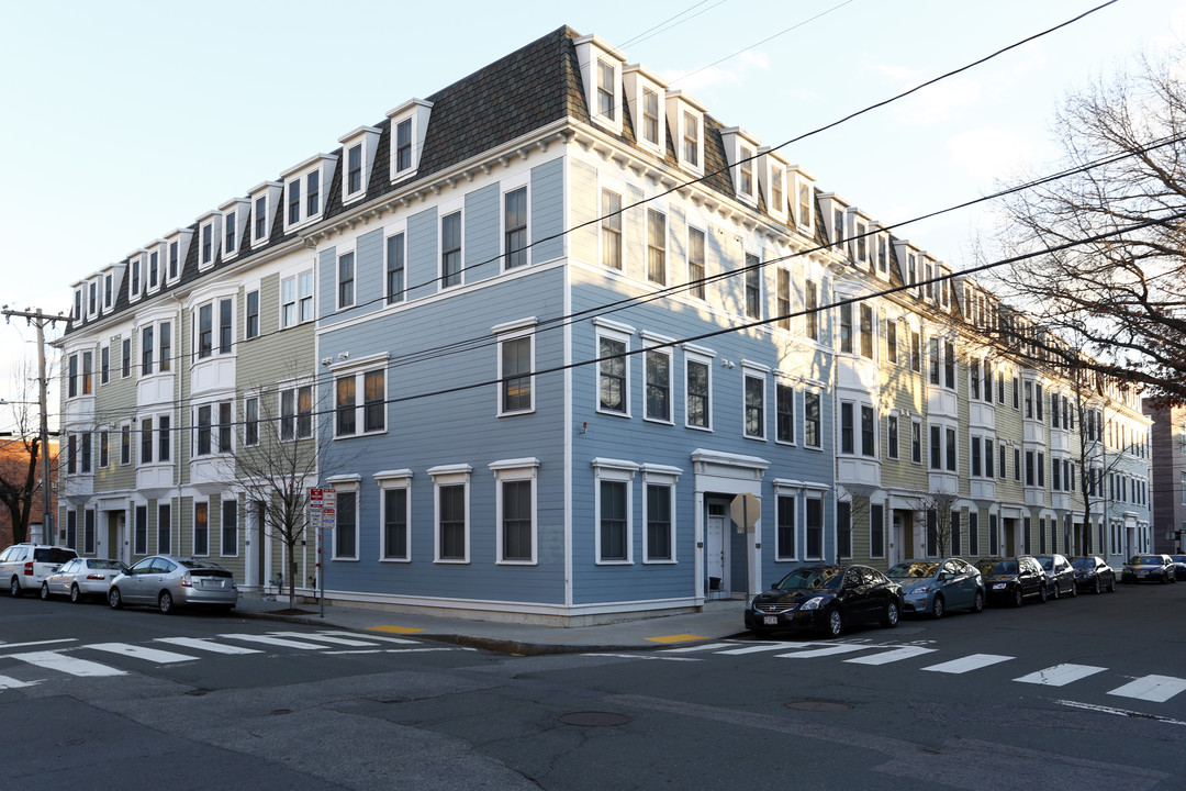 Charles Passage in Cambridge, MA - Foto de edificio