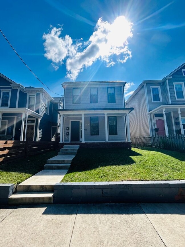 property at 1101 Oakwood Ave