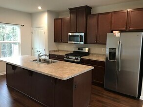 2802 Wheatland Station Way in Fredericksburg, VA - Building Photo - Building Photo