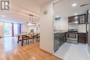 148 Collier St in Toronto, ON - Building Photo