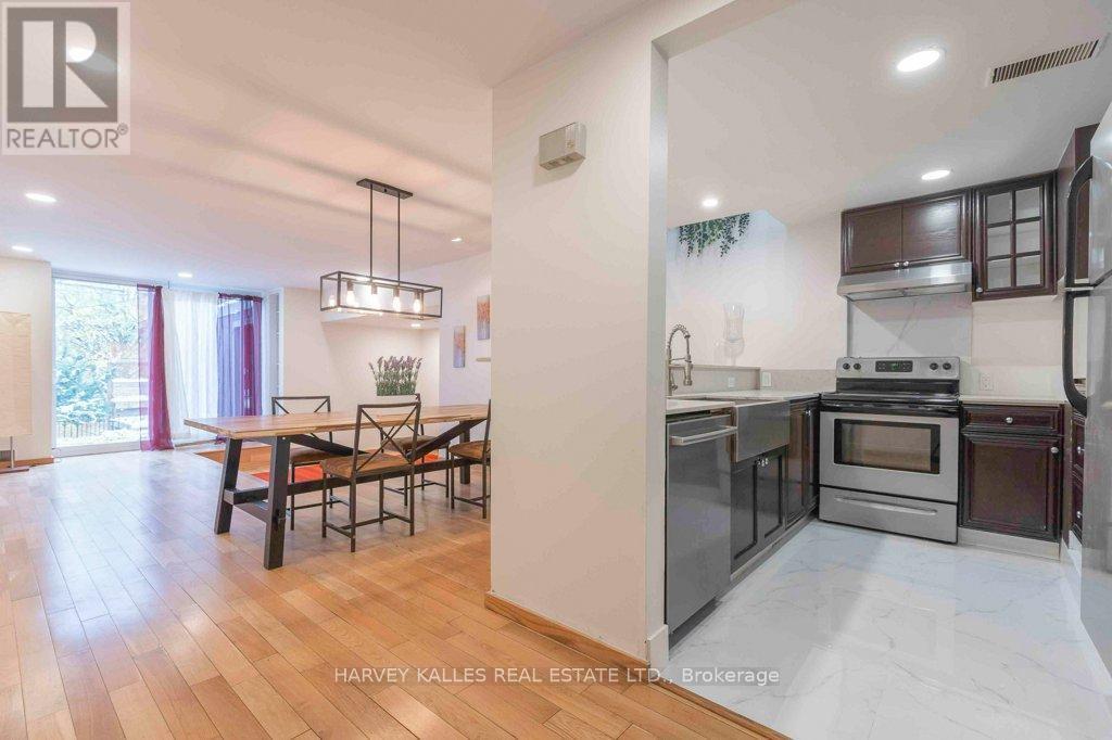 148 Collier St in Toronto, ON - Building Photo