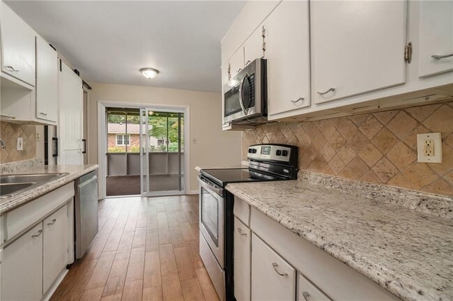 1225 Laurel Hill Dr in Decatur, GA - Building Photo - Building Photo