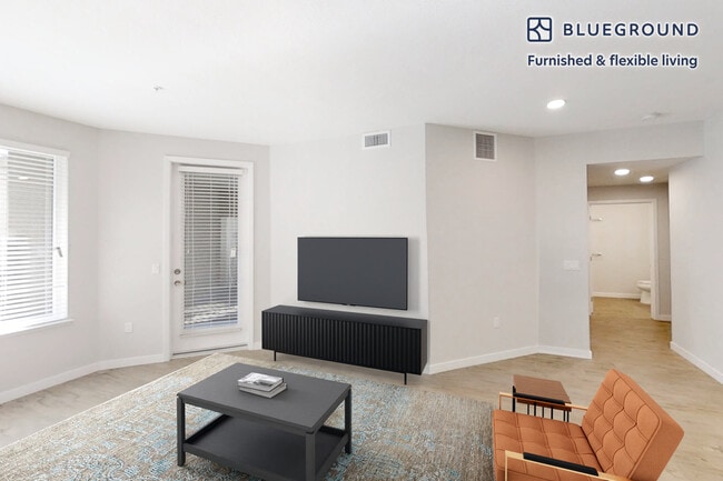 6301 Shellmound St in Emeryville, CA - Building Photo - Building Photo