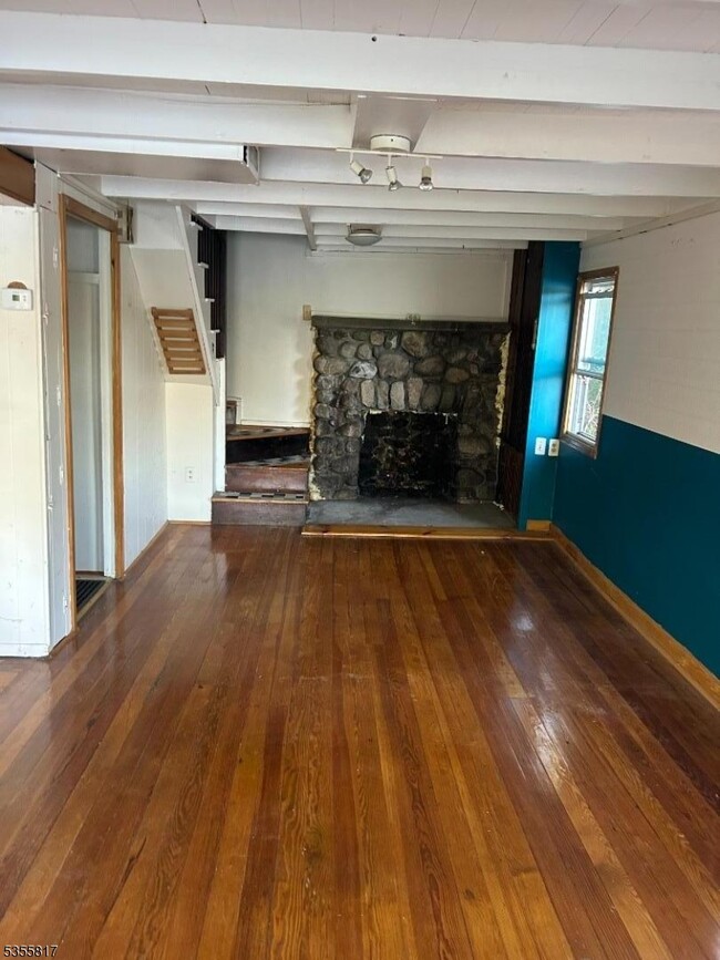 5 Woods Ave in Stanhope, NJ - Building Photo - Building Photo