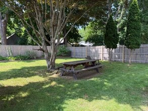 19 River Ave in South Kingstown, RI - Building Photo - Building Photo