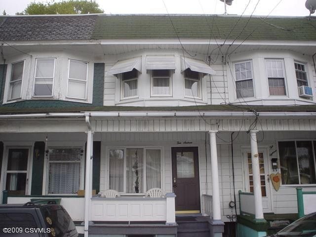 property at 1016 W Lynn St