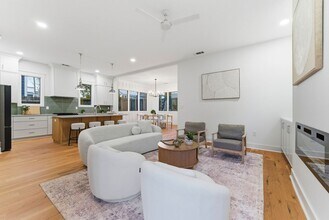 205 Whitefoord Ave NE in Atlanta, GA - Foto de edificio - Building Photo