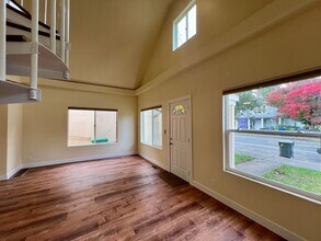 1104 Puget St NE in Olympia, WA - Building Photo - Building Photo