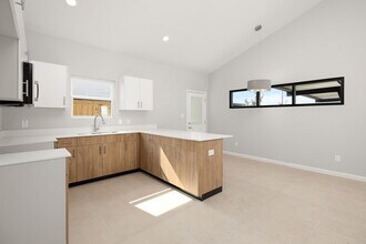 408 Sparrow Rd, Unit 1 in Weslaco, TX - Foto de edificio - Building Photo