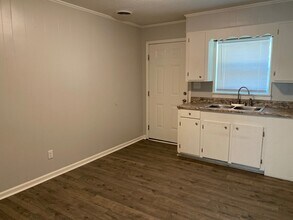919 Rushmeade Rd, Unit R in Jackson, TN - Foto de edificio - Building Photo