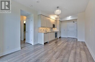 36 Elm Dr W in Mississauga, ON - Building Photo - Building Photo