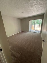 1120 Hollow Creek Dr in Austin, TX - Building Photo - Building Photo
