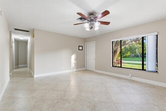 2545 Conroy Dr in West Palm Beach, FL - Building Photo - Building Photo