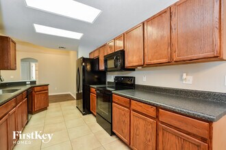 1066 Ireland Dr in Deltona, FL - Building Photo - Building Photo