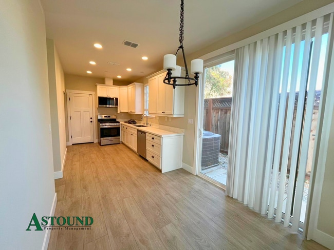 property at 467 E Santa Fe Ave