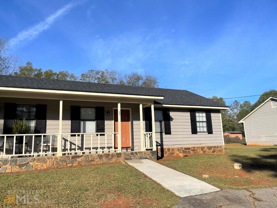 307 Pelly St in Griffin, GA - Building Photo