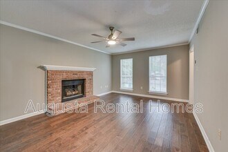 366 Candlestick Way in Martinez, GA - Building Photo - Building Photo
