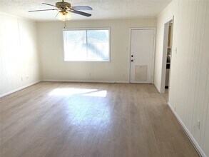 13611 Elm Ct in Sugar Land, TX - Building Photo - Building Photo